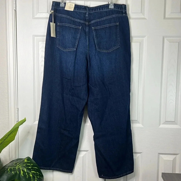 Universal Thread Relaxed Wide Leg High-rise
Dark Wash Denim Jeans - Picture 7 of 16